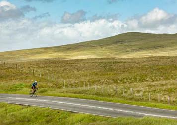 Hartside cyclist photo by Helen Shaw www.malkinphotography.co.uk